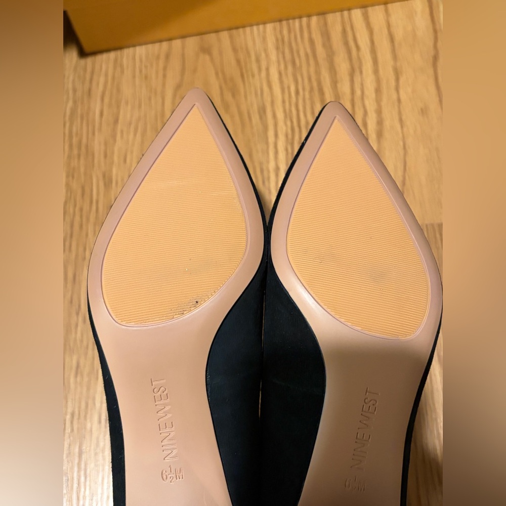 Nine West 7IKE Black Suede Pointed Toe Block Heels Size 7 M - Picture 4 of 7